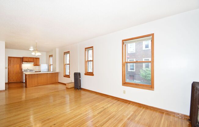 2 beds, 2 baths, 950 sqft, $1,400, Unit 10 - 110