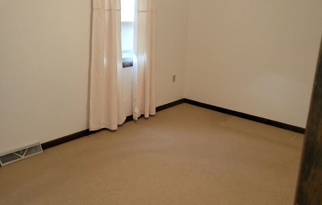 2 beds, 1.5 baths, $1,300