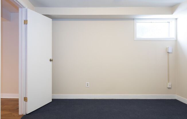 412 W Marshall