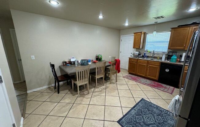 3 bed 2 bath in Yukon!