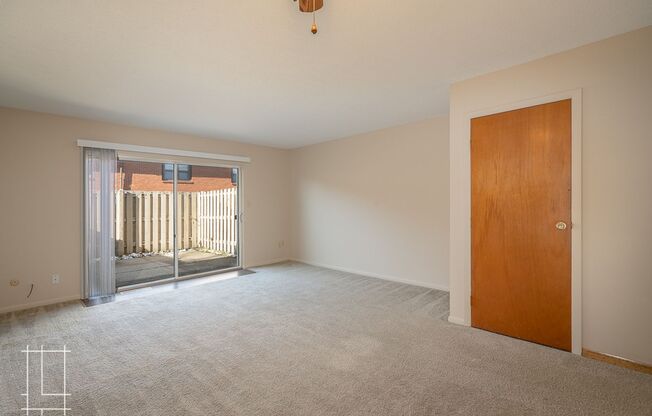 2 beds, 1.5 baths, $1,350, Unit 791 E Thurber Dr Apt. G