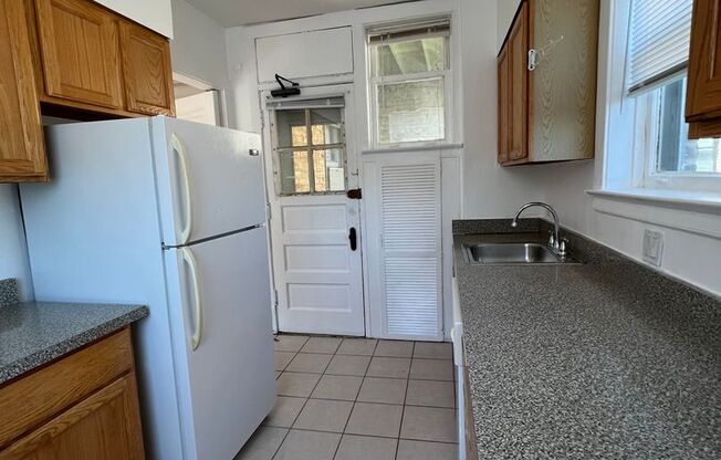 Beautiful Vintage Apartments Near Downtown Evanston