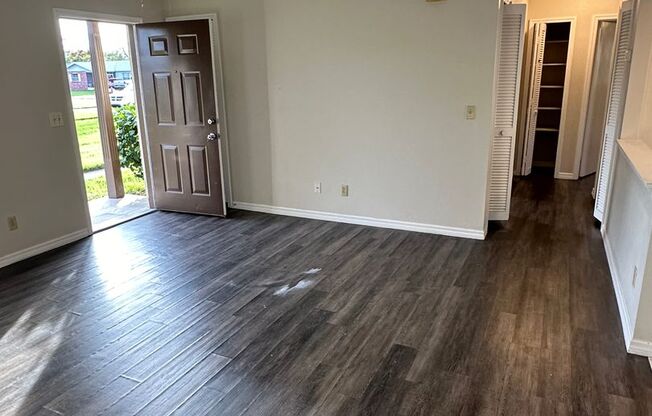 MOVE IN SPECIAL- Lovely 2/2 Duplex Home for Rent in St. Cloud