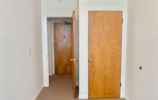Perfectly located 2BR/1BA Nob Hill Apartment! PROGRESSIVE