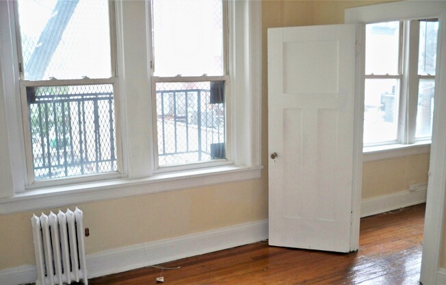 1 bed, 1 bath, 2 sqft, $950, Unit #304