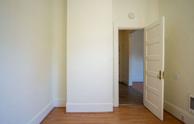 2 beds, 1 bath, $1,345, Unit 214