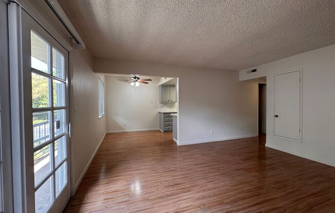 541 - 551 Morse Ave - Laurelwood