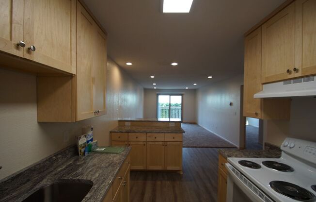 1 bed, 1 bath, 780 sqft, $1,374, Unit 213