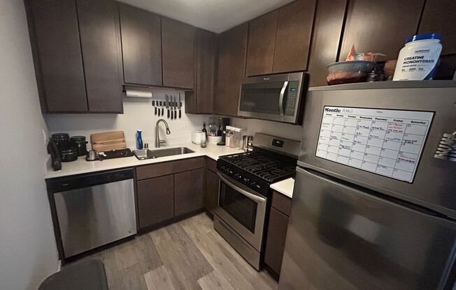 2 beds, 1 bath, $1,395, Unit 114
