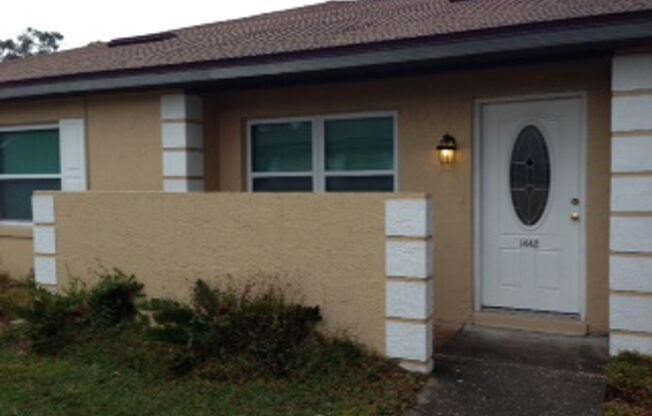 Remodeled Patio Home, Minutes Away From UCF, Technology Park, & the E/W Expressway