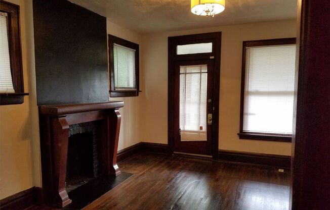 2 beds, 1 bath, $1,325, Unit 1480