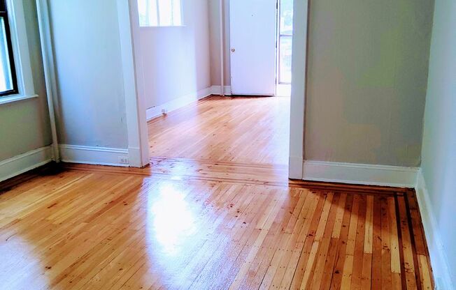 2 beds, 1 bath, $1,295, Unit 1