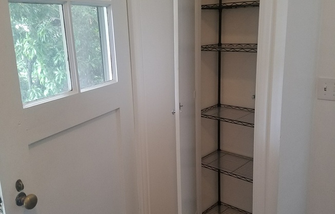 1 bed, 1 bath, 616 sqft, $1,725, Unit 09