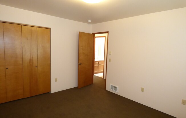 2 beds, 1 bath, 934 sqft, $1,600, Unit Unit A