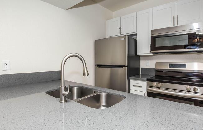 1 bed, 1 bath, 472 sqft, $940