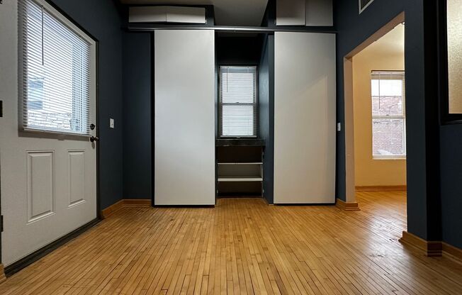 1 bed, 1 bath, $995, Unit 123 N Broadway Apt. 2