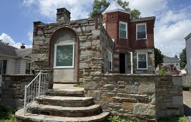 106 HAWTHORNE AVE