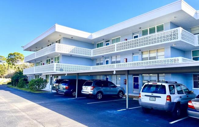 4880 Locust St NE Apt 323