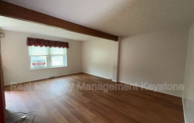 176 W RUSSETS CIR