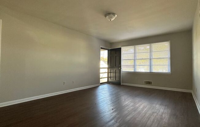 2 beds, 1 bath, $1,150