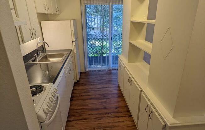 1 bed, 1 bath, 700 sqft, $1,295, Unit #26