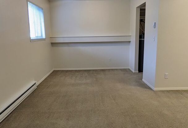 Studio, 1 bath, 350 sqft, $1,025, Unit 105