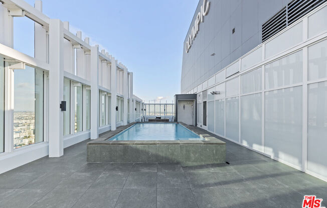 4 beds, 4.5 baths, 3,652 sqft, $25,000, Unit PH 1