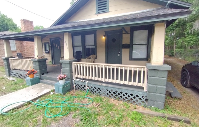 237 W 40 ST