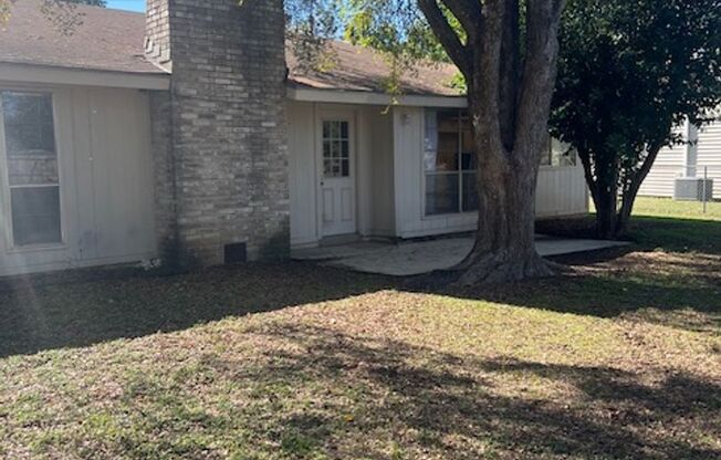 3 beds, 2 baths, $1,555