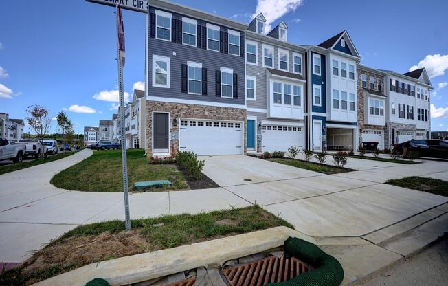 **Spacious 4-Bedroom Townhome in Middletown, DE**