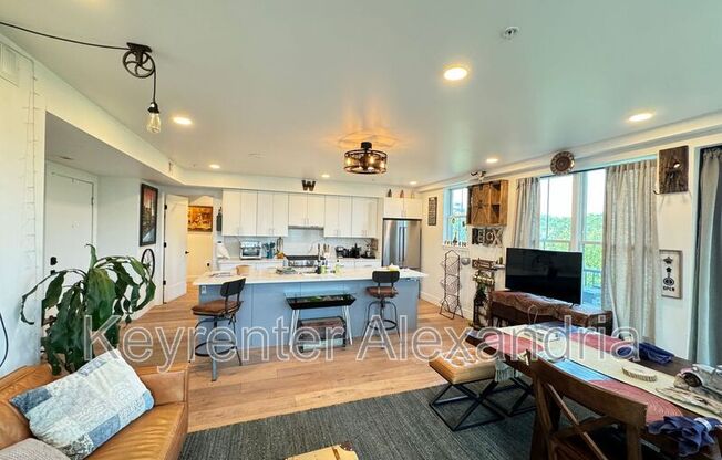 1245 N Pierce St #2