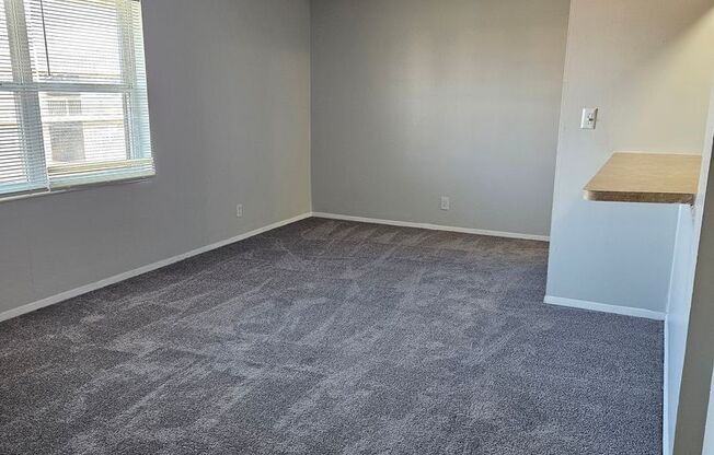 1 bed, 1 bath, 612 sqft, $685, Unit 4965 Sycamore