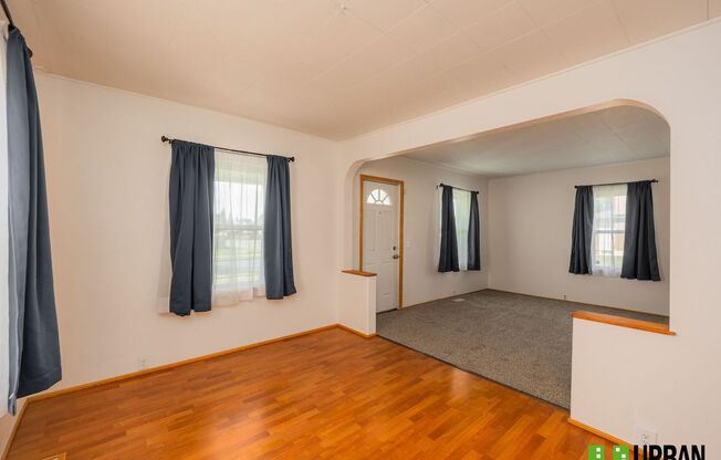 Charming 4-Bedroom Home with Fenced Yard, Garage & Washer/Dryer – North Spokane