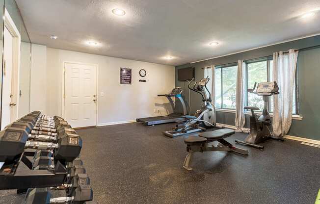 24/7 Fitness Center at Three Oaks