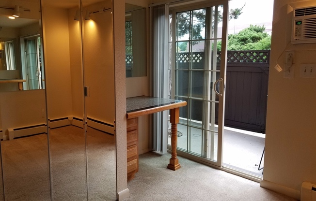 2 beds, 1 bath, 650 sqft, $1,930, Unit 680-101