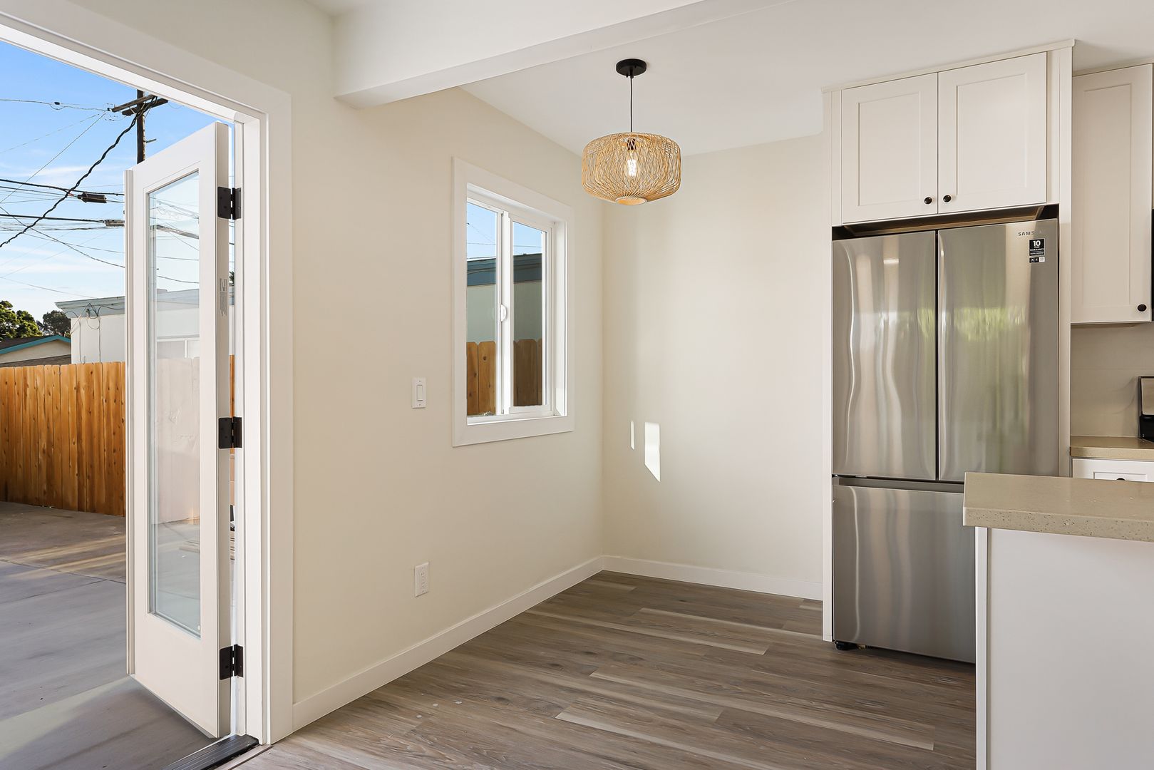 Completely remodeled 2 bd/1ba in charming neighborhood of Pacific Beach!