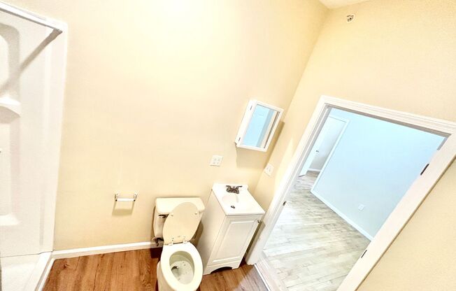 1 bed, 1 bath, 272 sqft, $1,100, Unit 2E