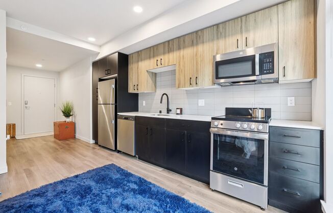 Studio, 1 bath, 360 sqft, $1,725, Unit 704