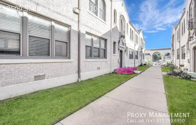 2500 S UNIVERSITY DR