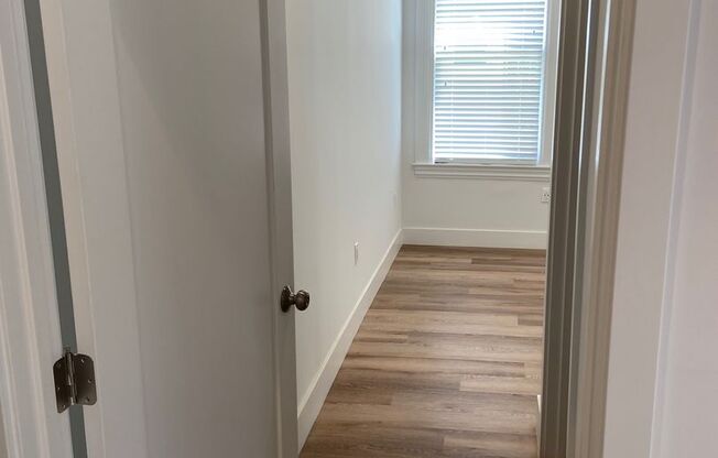 Studio, 1 bath, 244 sqft, $1,900, Unit #1185 1/2