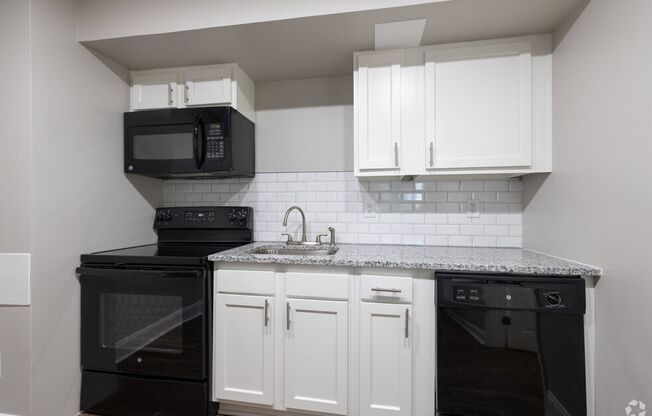 Studio, 1 bath, 345 sqft, $775