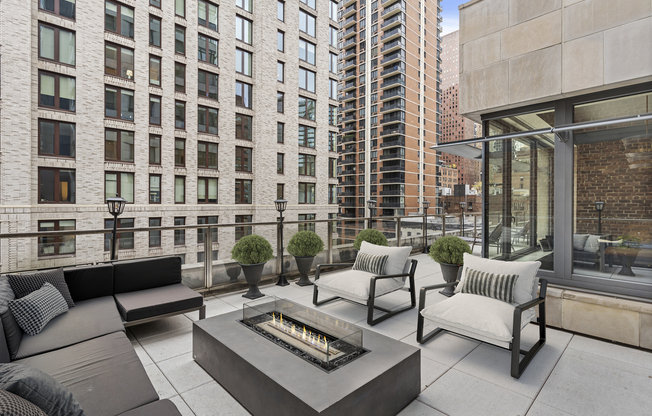 301 E 50 ST