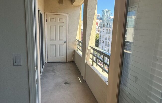 Amazing Downtown Unit Available For Rent!!!