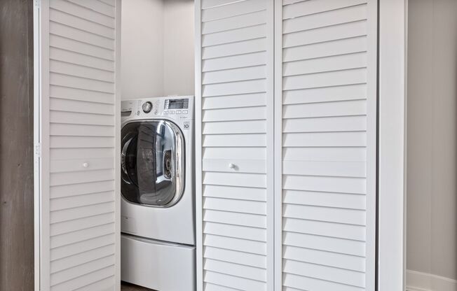 1 bed, 1 bath, 338 sqft, $1,725, Unit 208