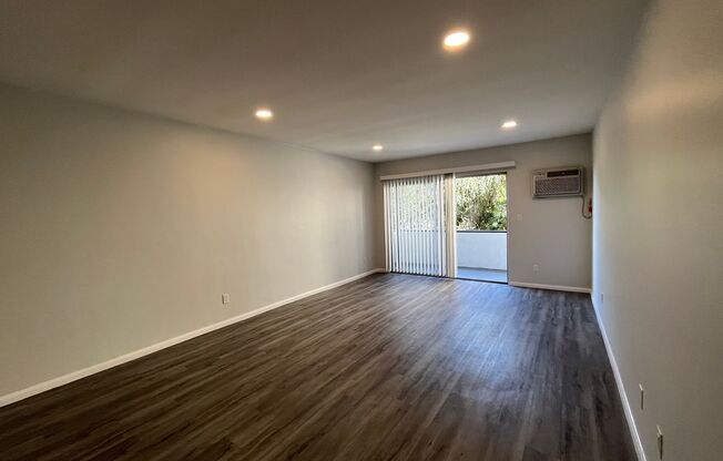 1 bed, 1 bath, 695 sqft, $1,998, Unit 317