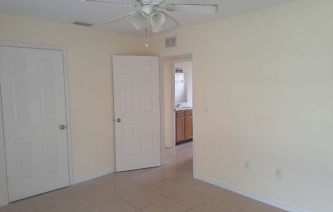 ANNUAL RENTAL 2/1  Available now!