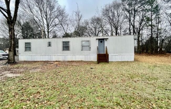 Adorable 2 bedroom 1 bath Moble Home located it Dallas