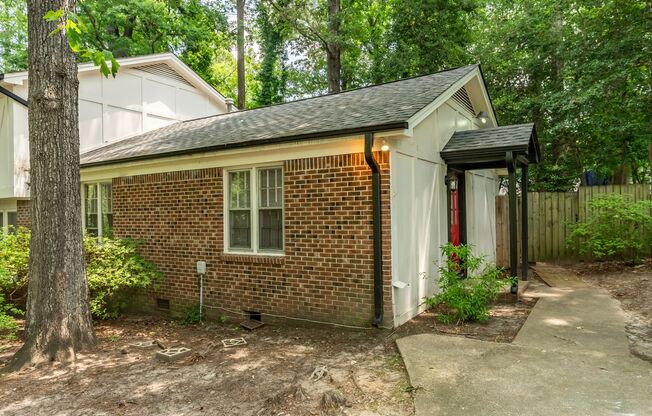 End unit Townhouse with large backyard: Available Now