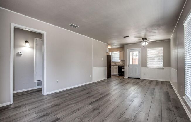 2432 2434 LAKEVIEW CIR