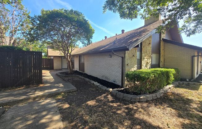 13439-13441 Blossomheath Ln, Dallas, TX 75240